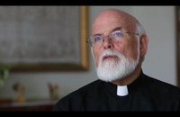 Watch: Katholischer Priester supportet die LGBT-Community