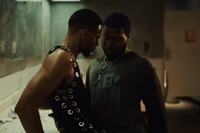 Watch: Khalid feiert seine Queerness im neuen Video