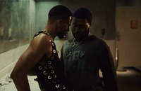 Watch: Khalid feiert seine Queerness im neuen Video