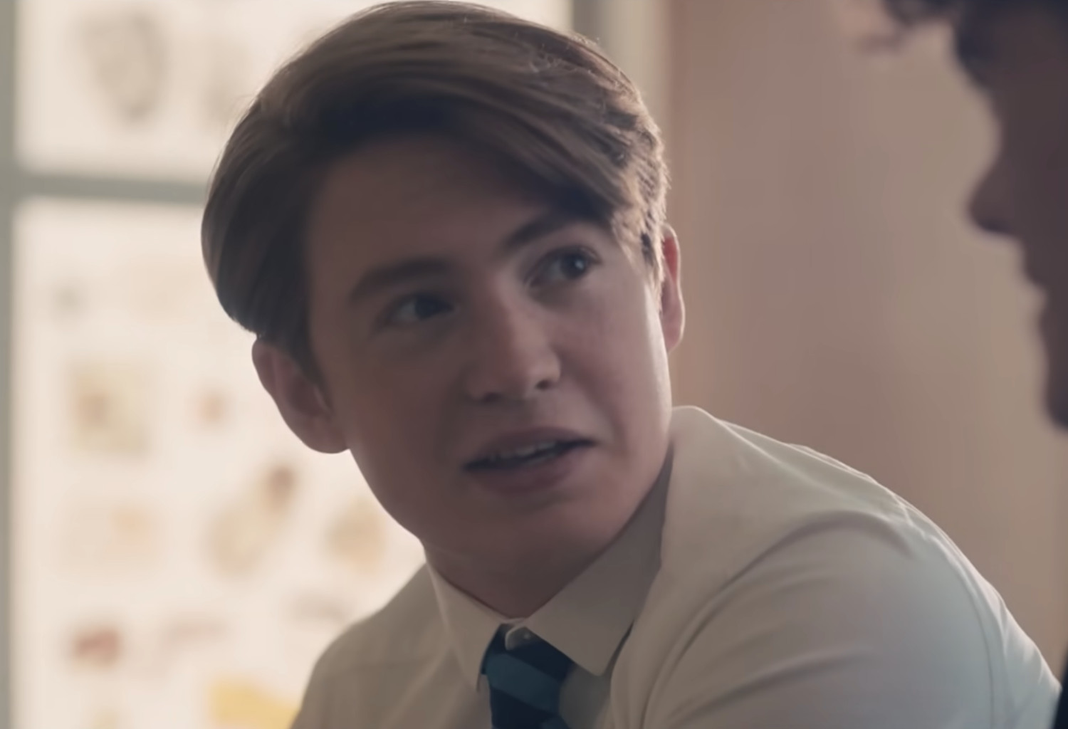 Watch Kit Connor hat mächtig trainiert... — GAY.CH · Alles bleibt anders!