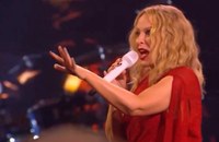 Watch: Kylie (fast) sprachlos - Heiratsantrag während ihrem Konzert