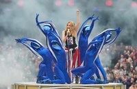 Watch: Kylie rockt das Grand Final bei den Australian Football League