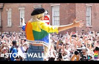 Watch: Lady Gaga hält bewegende Rede zum Stonewall Day...