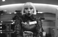 Watch: Lady Gaga macht japanische Werbung zum Kunstwerk