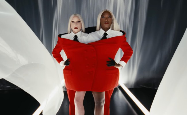 Watch: Lady Gaga und Doechii erobern zusammen den Runway