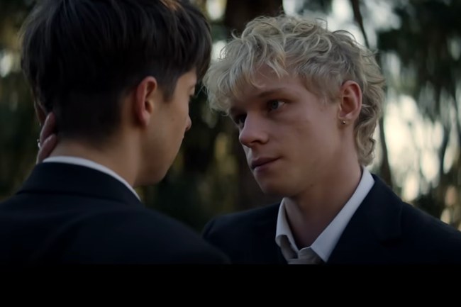 Watch: Leviticus - queerer Horror über eine junge Liebe und Konversionsmassnahmen