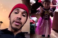 Watch: Lewis Hamilton verurteilt seinen Neffen für dessen Prinzessinnen-Kostüm