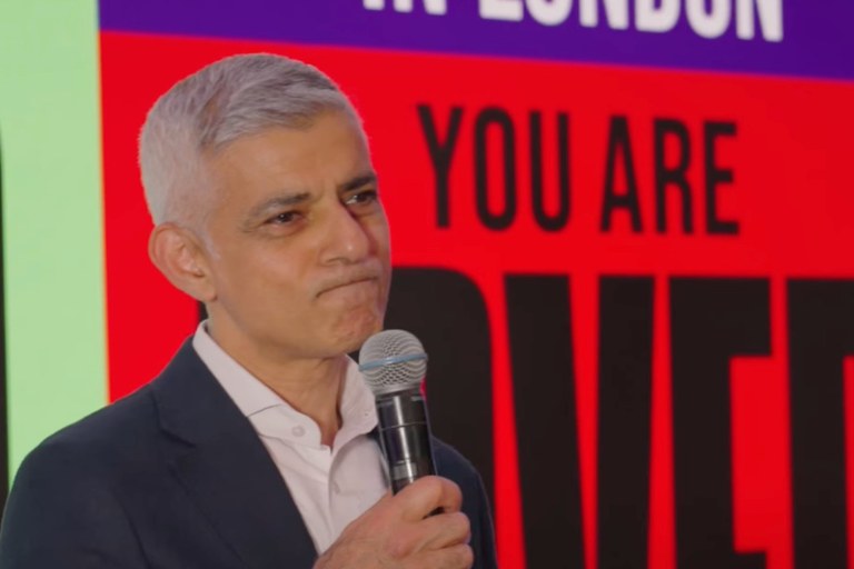Watch: Londons Bürgermeister, sein Drag Name und sein unermüdlicher Einsatz für LGBTI+