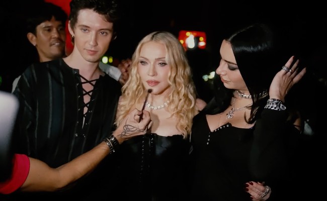 Watch: Madonna lässt Dich hinter die Kulissen der MTV VMAs blicken...