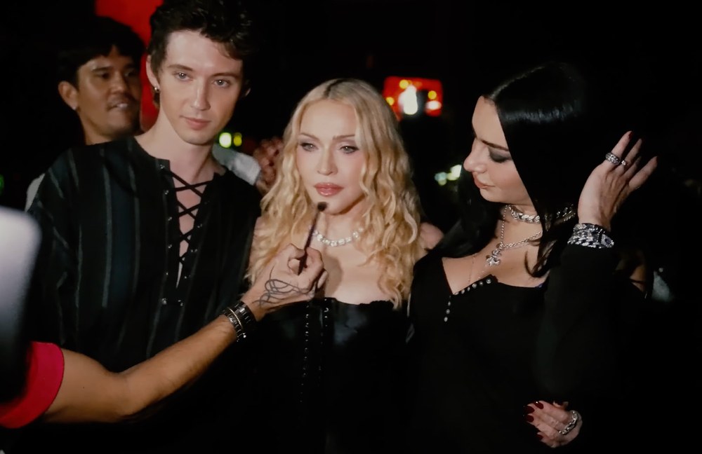 Watch: Madonna lässt Dich hinter die Kulissen der MTV VMAs blicken...