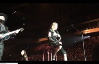 Watch: Madonna performt erstmals Take A Bow