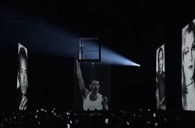 Watch: Madonnas Tribute an Freddie, Robert, Cookie, Keith...