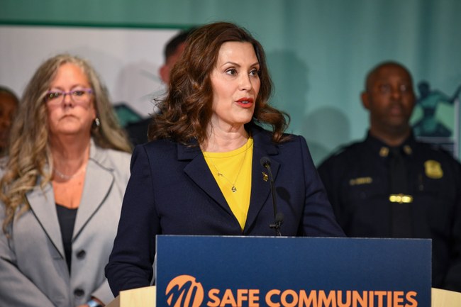 Watch: Michigans Gouverneurin stellt sich klar an die Seite der LGBTI+ Community