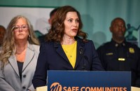 Watch: Michigans Gouverneurin stellt sich klar an die Seite der LGBTI+ Community