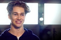 Watch: Neo-TV-Moderator erntet massive Kritik für seine Senderwahl