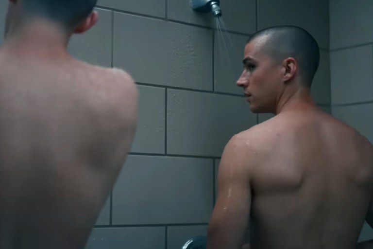 Watch: Netflix-Boss wehrt sich gegen Vorwürfe um Pentagon-Einfluss beim Ende von Boots