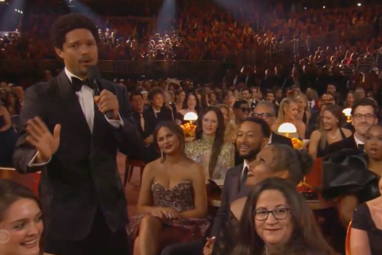 Watch: Nicki Minaj schimpft über Grammy-Host Trevor Noah und bezeichnet ihn als heimlich schwul