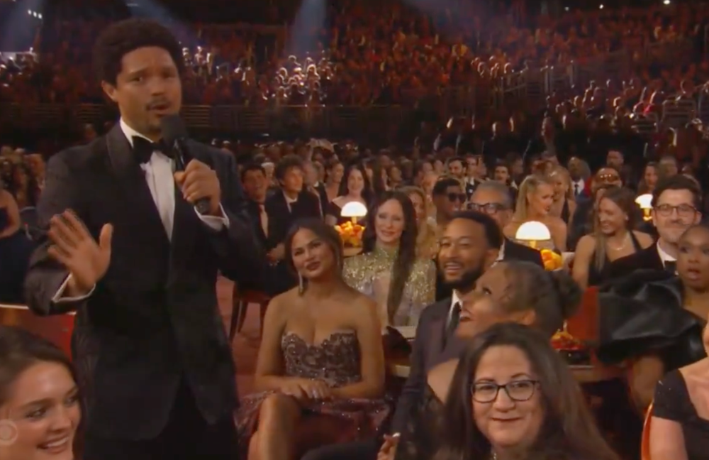 Watch: Nicki Minaj schimpft über Grammy-Host Trevor Noah und bezeichnet ihn als heimlich schwul