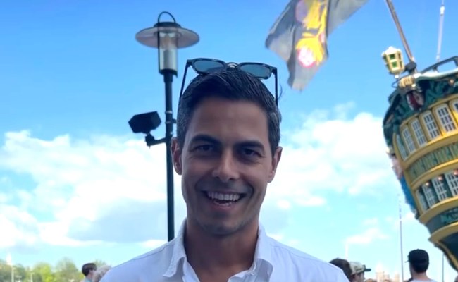 Watch: Niederlandes Premierminister Rob Jetten feiert an der WorldPride