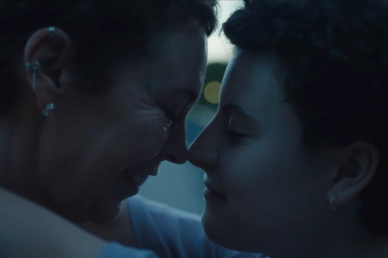 Watch: Olivia Colman im queeren Drama Jimpa