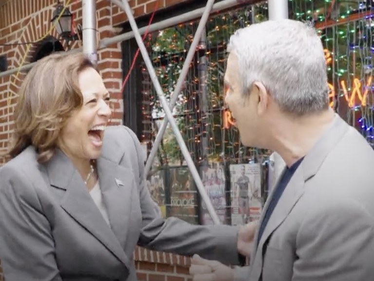 Watch: Padam Padam begeistert auch US-Vizepräsidentin Kamala Harris