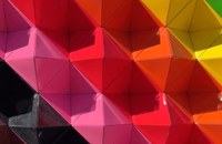 Watch: Palm Springs enthüllt ein Pride Monument