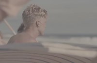 Watch: Partys, Geld und schöne Menschen - Serie über den Model-Kult um Eternal Values