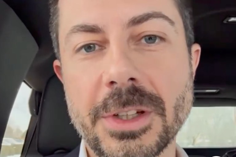 Watch: Pete Buttigieg äussert sich zum Gerichtsurteil zu den Trump-Zöllen