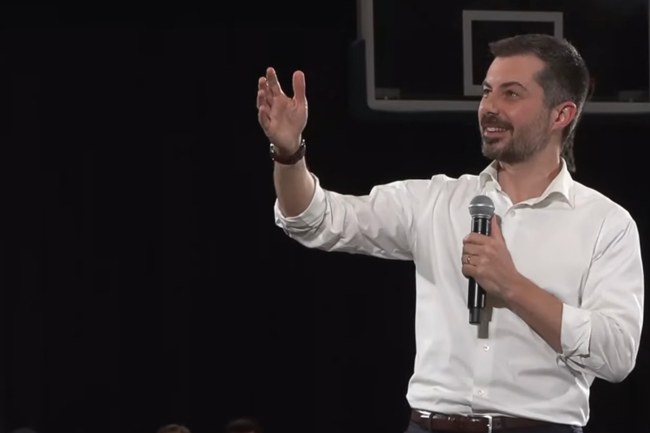 Watch: Pete Buttigieg läuft sich für den Wahlkampf warm