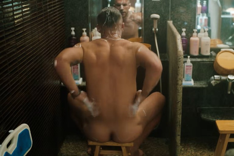 Watch: Podolski sorgt für Hingucker im neuen Netflix-Trailer