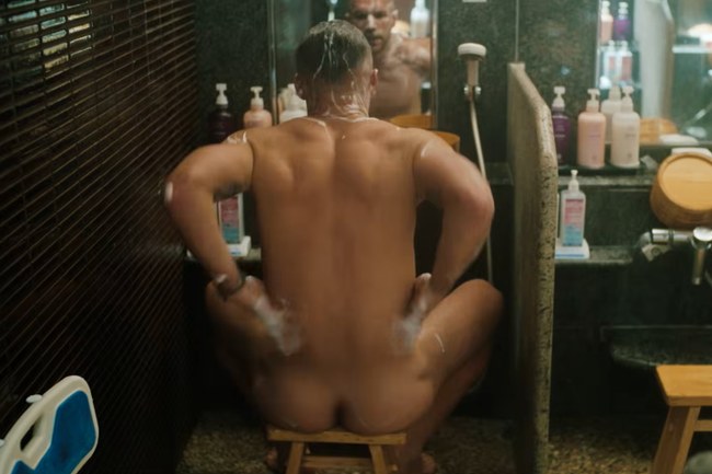 Watch: Podolski sorgt für Hingucker im neuen Netflix-Trailer