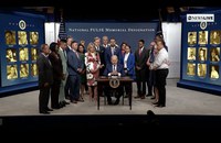 Watch: Präsident Biden unterschreibt den National Pulse Memorial Bill