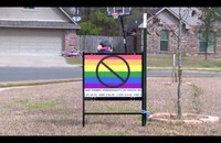 Watch: Protest gegen Anti-Gay-Kirche in Louisiana