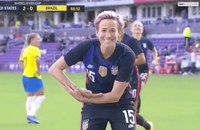 Watch: Rapinoe und die Baby Celebration