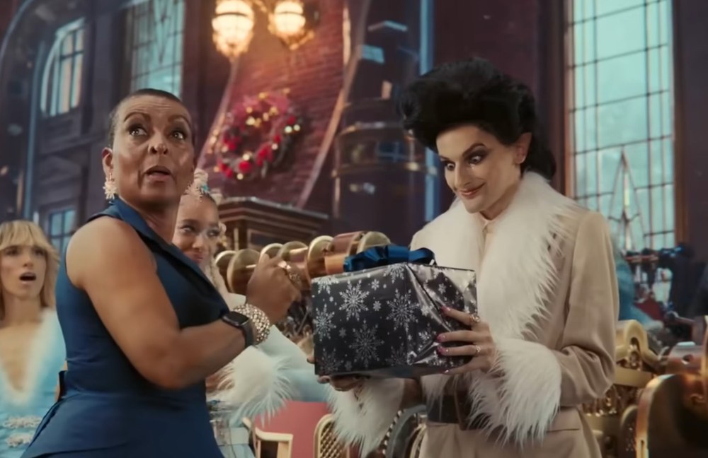 Watch: Rechtsaussen tobt wegen diesem Xmas-Spot der britischen Drogeriekette Boots