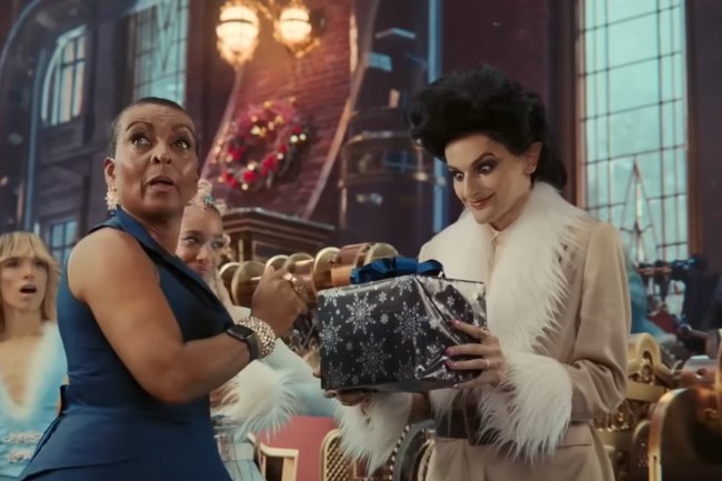 Watch: Rechtsaussen tobt wegen diesem Xmas-Spot der britischen Drogeriekette Boots