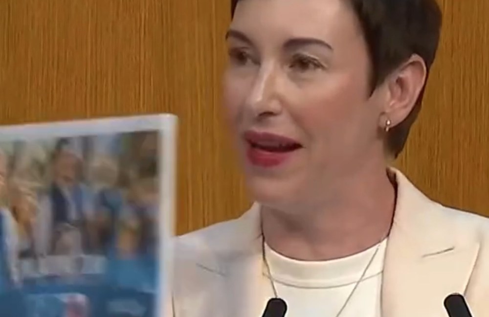 Watch: Rechtspopulisten nutzen KI - und es wurde ziemlich queer!