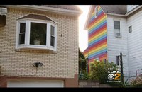 Watch: Regenbogen-Wand gegen homophobe Nachbarn