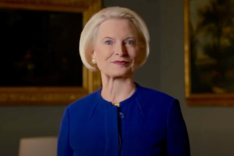 Watch: Republikanische US-Botschafterin tritt ihr Amt in Bern an