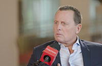 Watch: Richard Grenells kontroversen Ansichten über LGBTI+