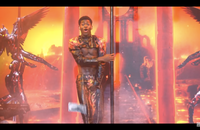 Watch: Rissen die Lederhosen von Lil Nas X bei SNL?