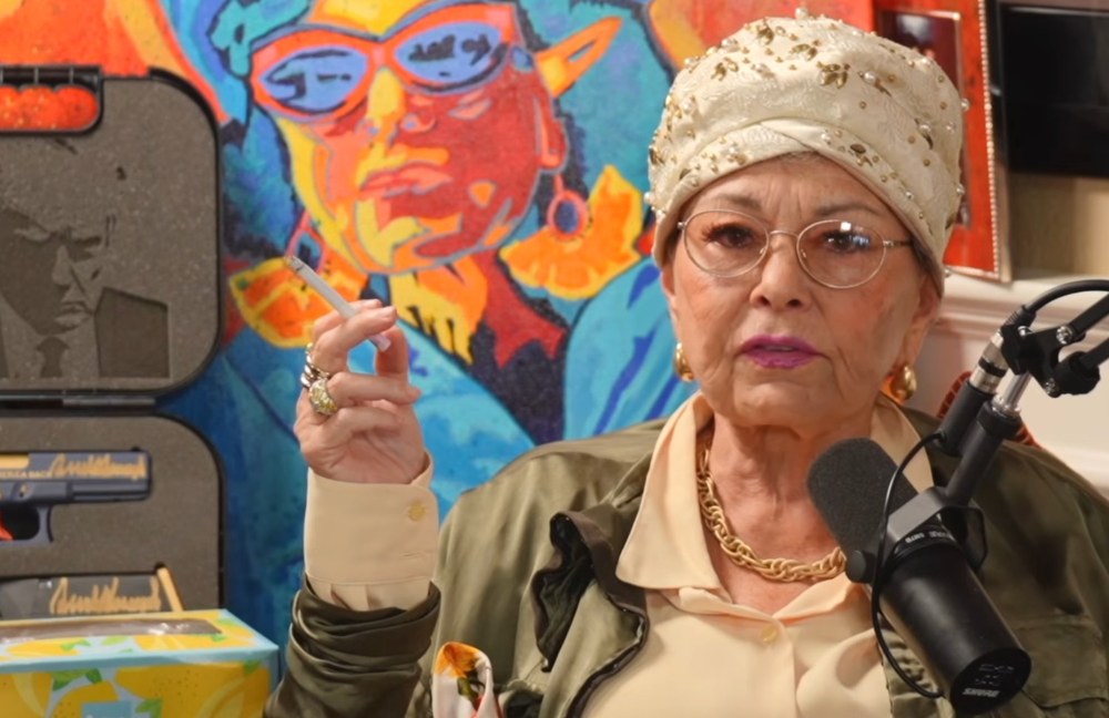 Watch: Roseanne Barr verbreitet wieder wilde Verschwörungstheorien