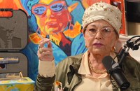 Watch: Roseanne Barr verbreitet wieder wilde Verschwörungstheorien