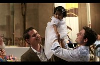Watch: Schwule Väter taufen ihre Tochter