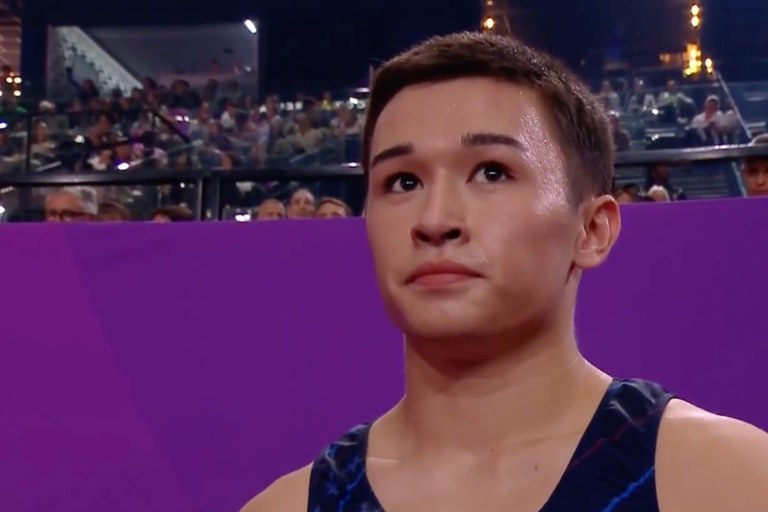 Watch: Schwuler Turner holt WM-Gold in Paris