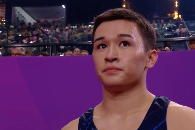 Watch: Schwuler Turner holt WM-Gold in Paris