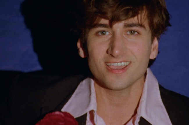 Watch: Sebastian "Heartstopper" Croft meldet sich musikalisch zurück