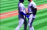 Watch: Sexy, diese beiden Baseballer...