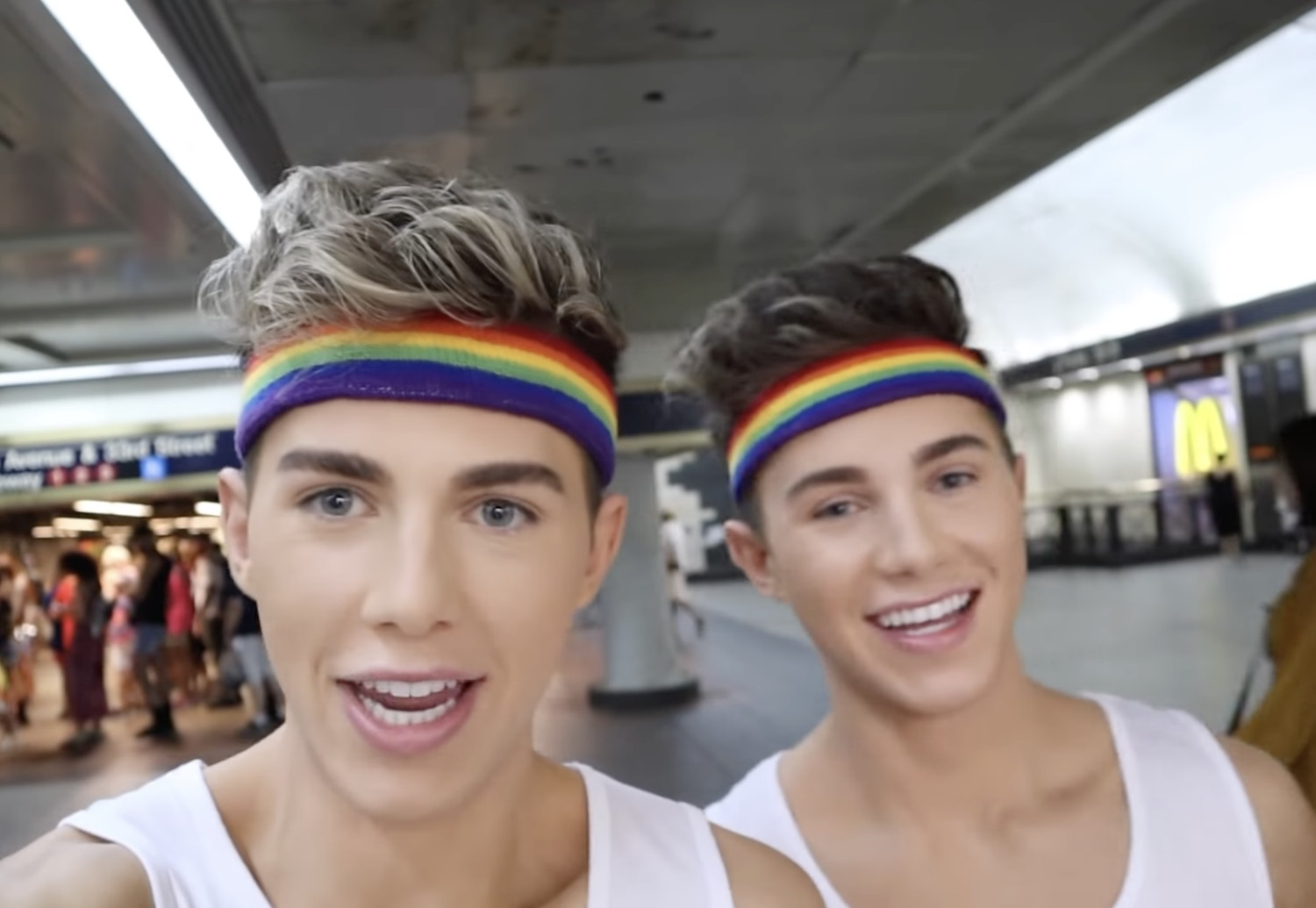 Watch Sugar and Spice diese Twins erobern RuPaul's Drag Race — GAY