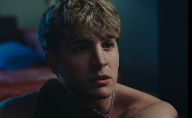 Watch: Tauche ein in die Welt der Camboys und des Caming